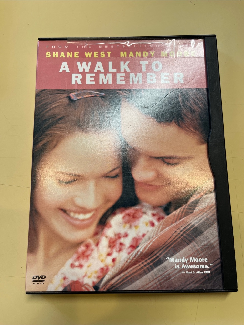 A Walk to Remember DVD - Mandy Moore, Shane West - Pink Cover